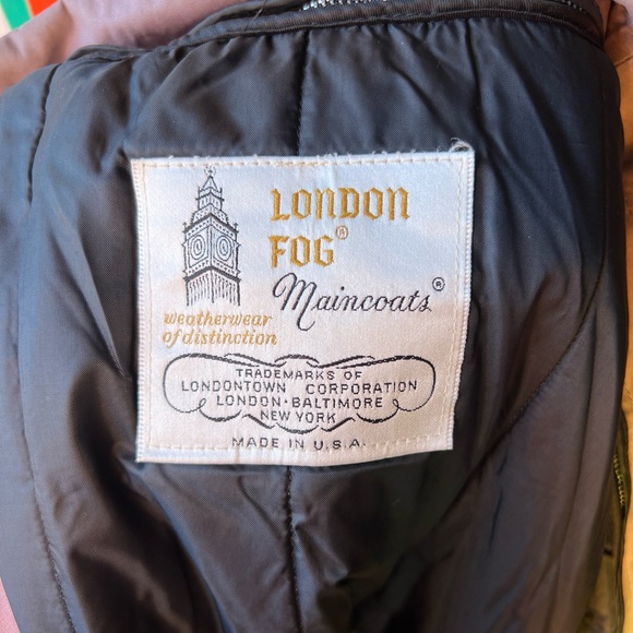 Vintage London Fog trench coat light purple color, belted waist removable lining - Picture 3 of 16